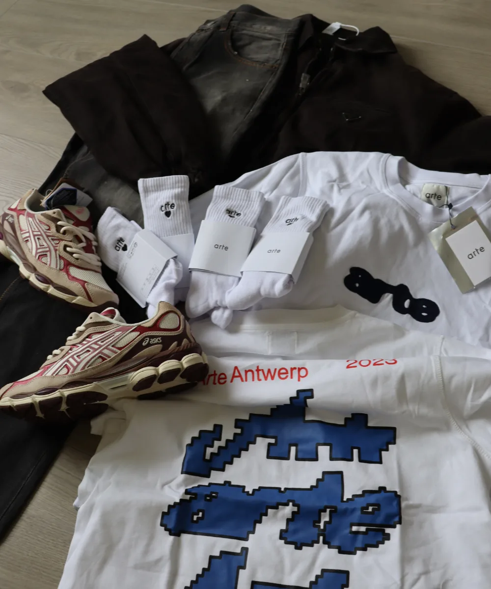 5kg Fishgoo Haul Review to Netherlands · 67€ Shipping · Asics & Outerwear — haul arrival photo